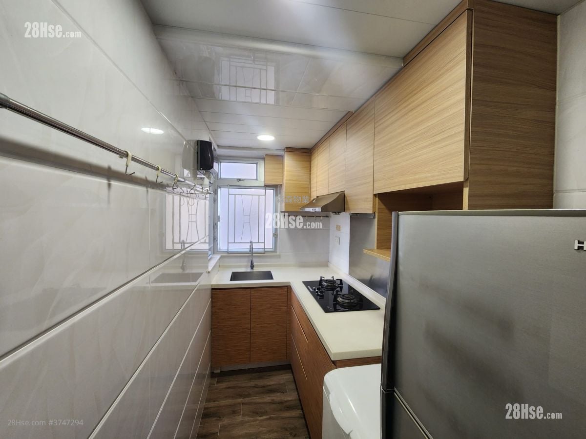 Merlin Garden Rental 3 Bedrooms , 1 Bathroom 496 ft²