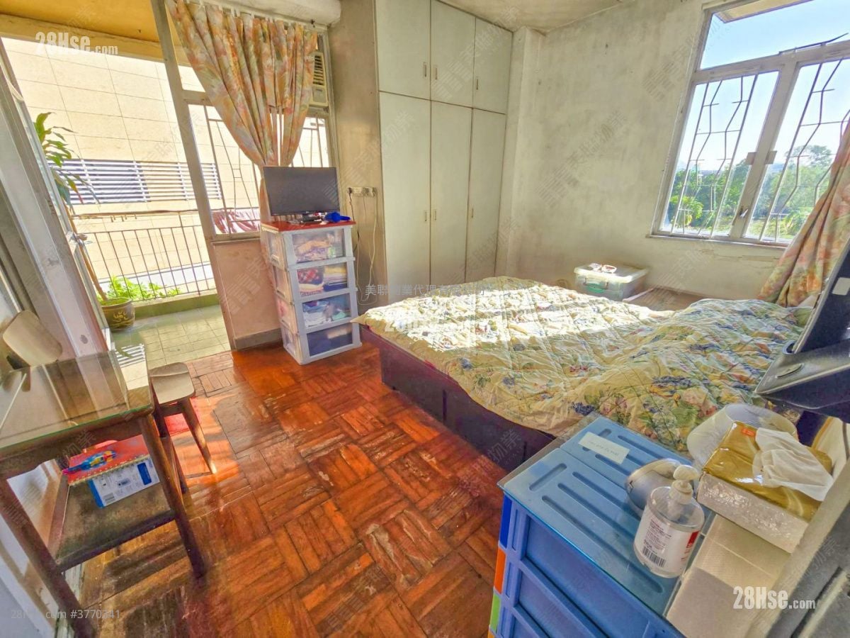 美孚新邨 售盘 3 房 992 平方尺