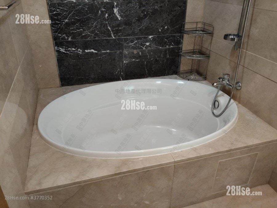 翘翠峰 售盘 4 房 , 4 浴室 1,102 平方尺