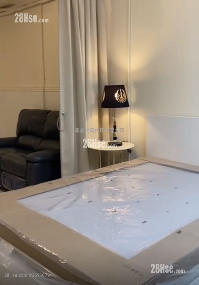 Siu Yee Building Sell Studio , 1 Bathroom 421 ft²