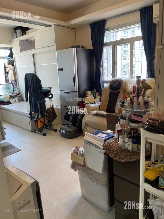 Hing Cheung Building Sell 2 Bedrooms , 1 Bathroom 308 ft²