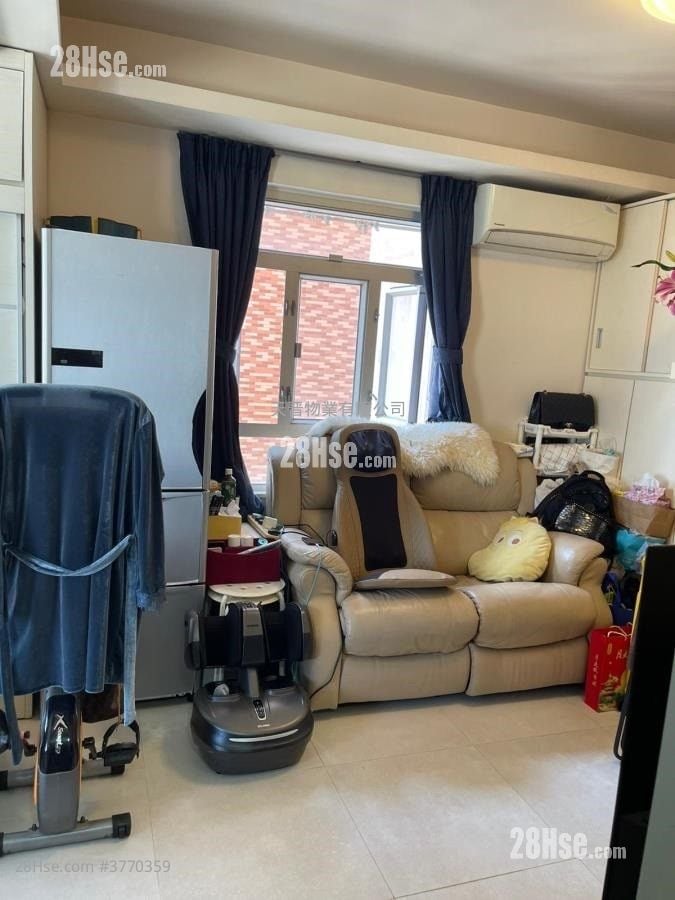 Hing Cheung Building Sell 2 Bedrooms , 1 Bathroom 308 ft²