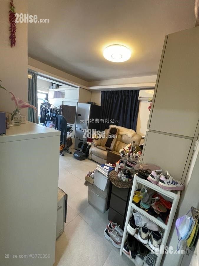 Hing Cheung Building Sell 2 Bedrooms , 1 Bathroom 308 ft²