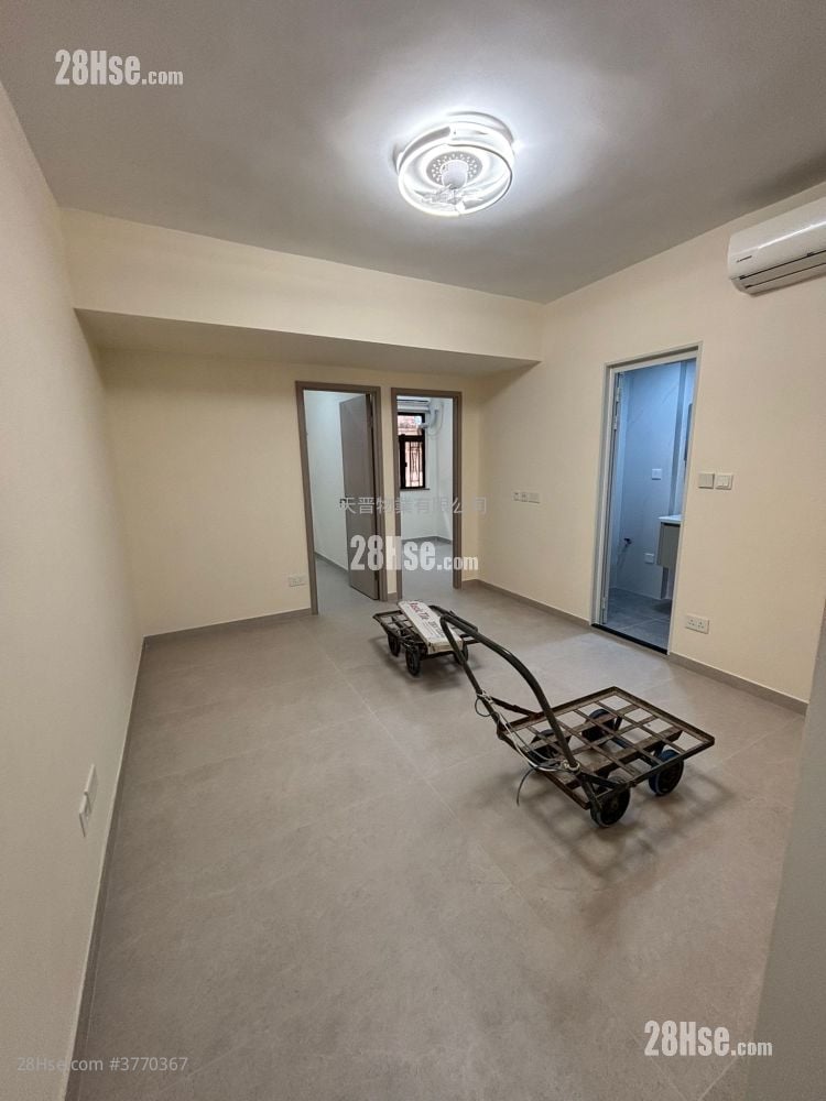 I-Feng Mansions Sell 3 Bedrooms , 1 Bathroom 502 ft²