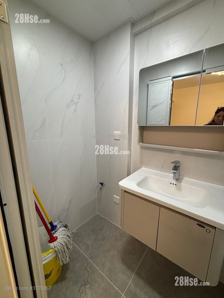 I-Feng Mansions Sell 3 Bedrooms , 1 Bathroom 502 ft²