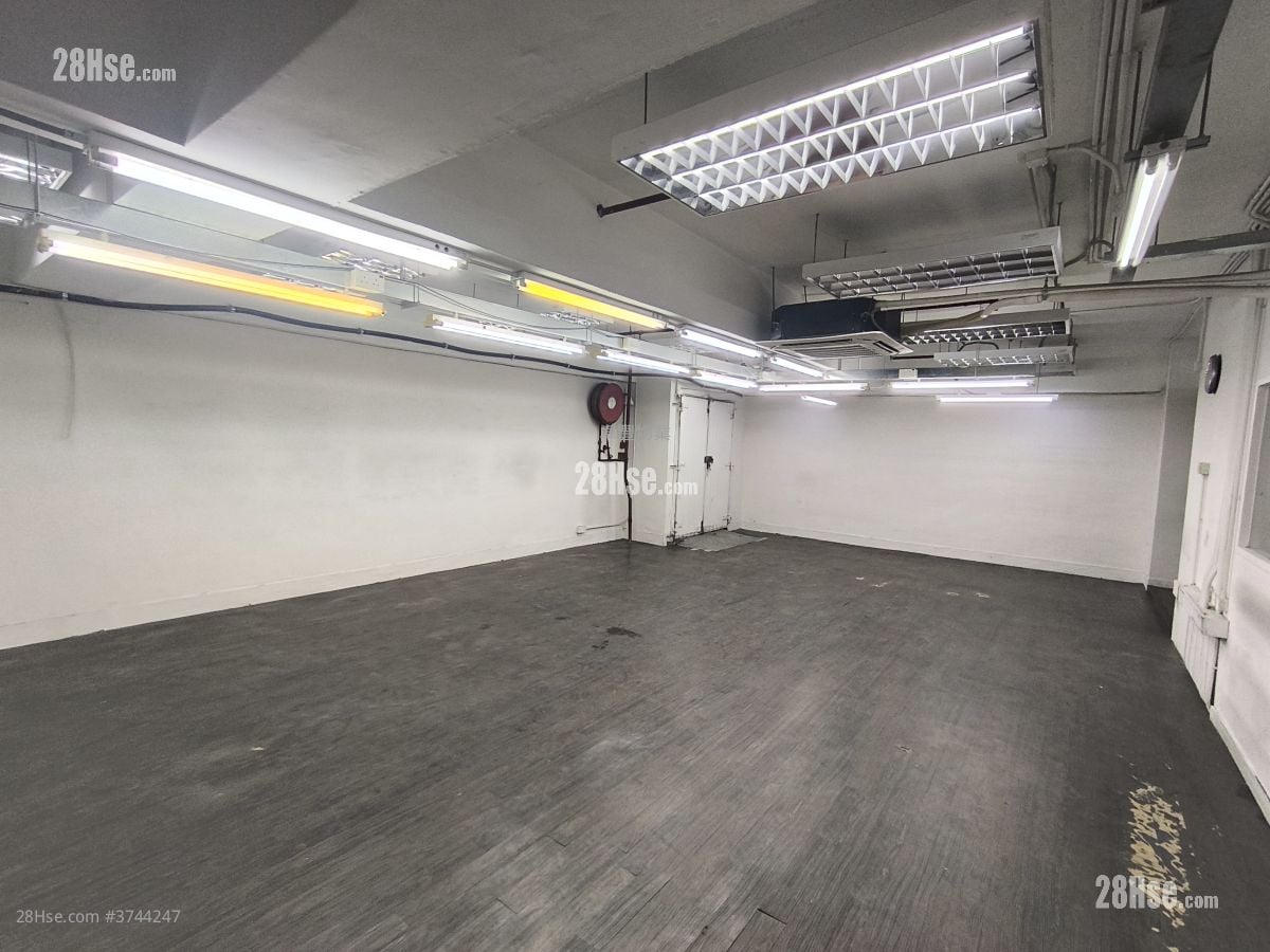 Dragon Industrial Building Rental 3 Bedrooms 5,200 ft²