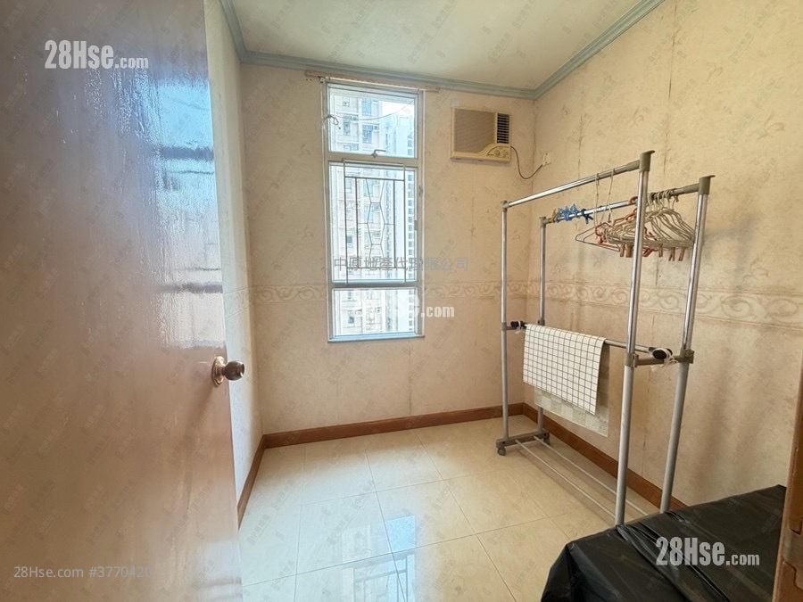 Tin Chung Court Sell 3 Bedrooms 650 ft²