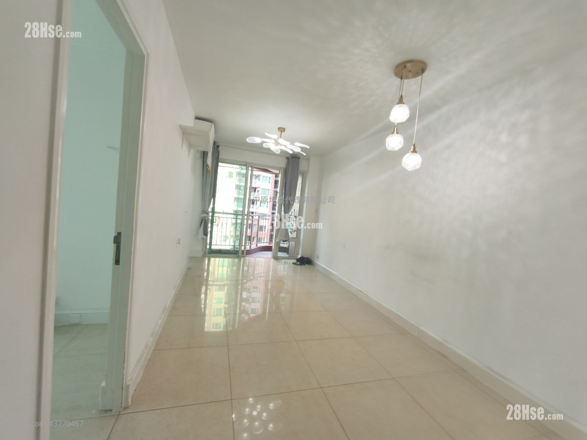 Central Park Towers Sell 3 Bedrooms , 1 Bathroom 578 ft²