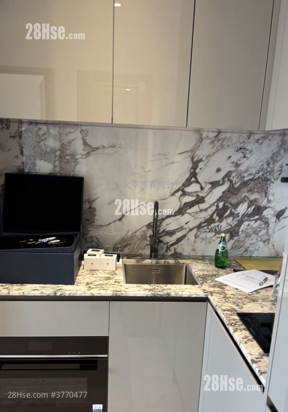 Topside Residence Rental 2 Bedrooms , 1 Bathroom 377 ft²