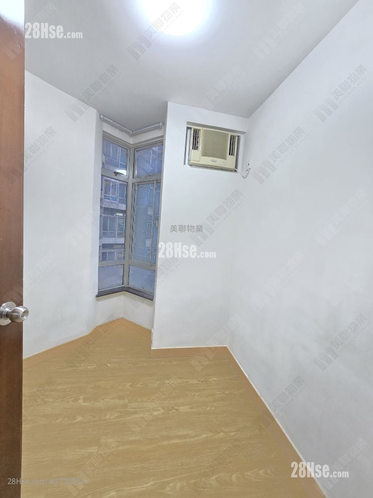 Laguna City Sell 3 Bedrooms 687 ft²