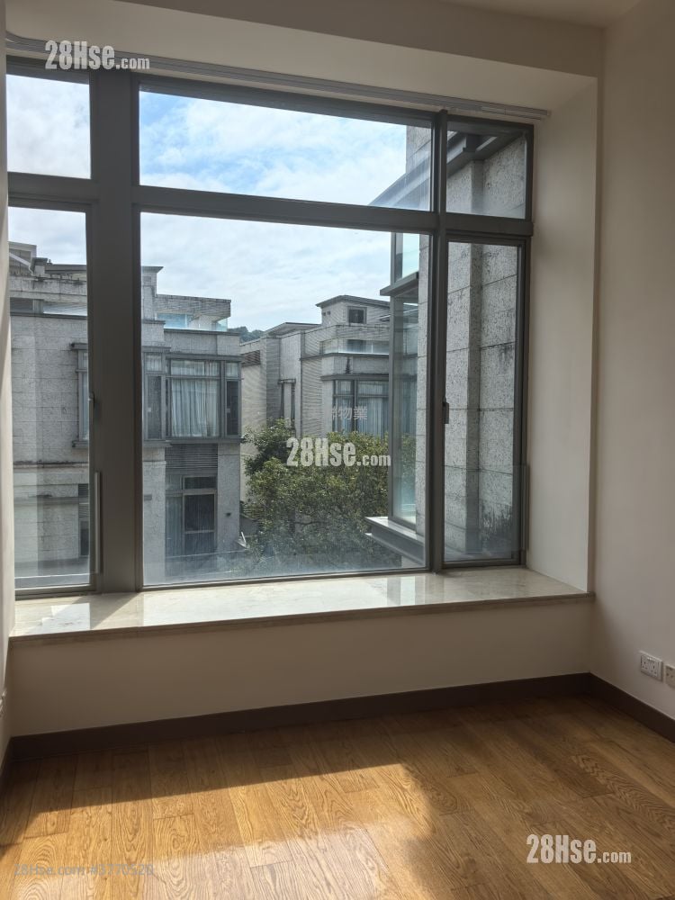 The Green Sell 3 Bedrooms , 4 Bathrooms 1,798 ft²