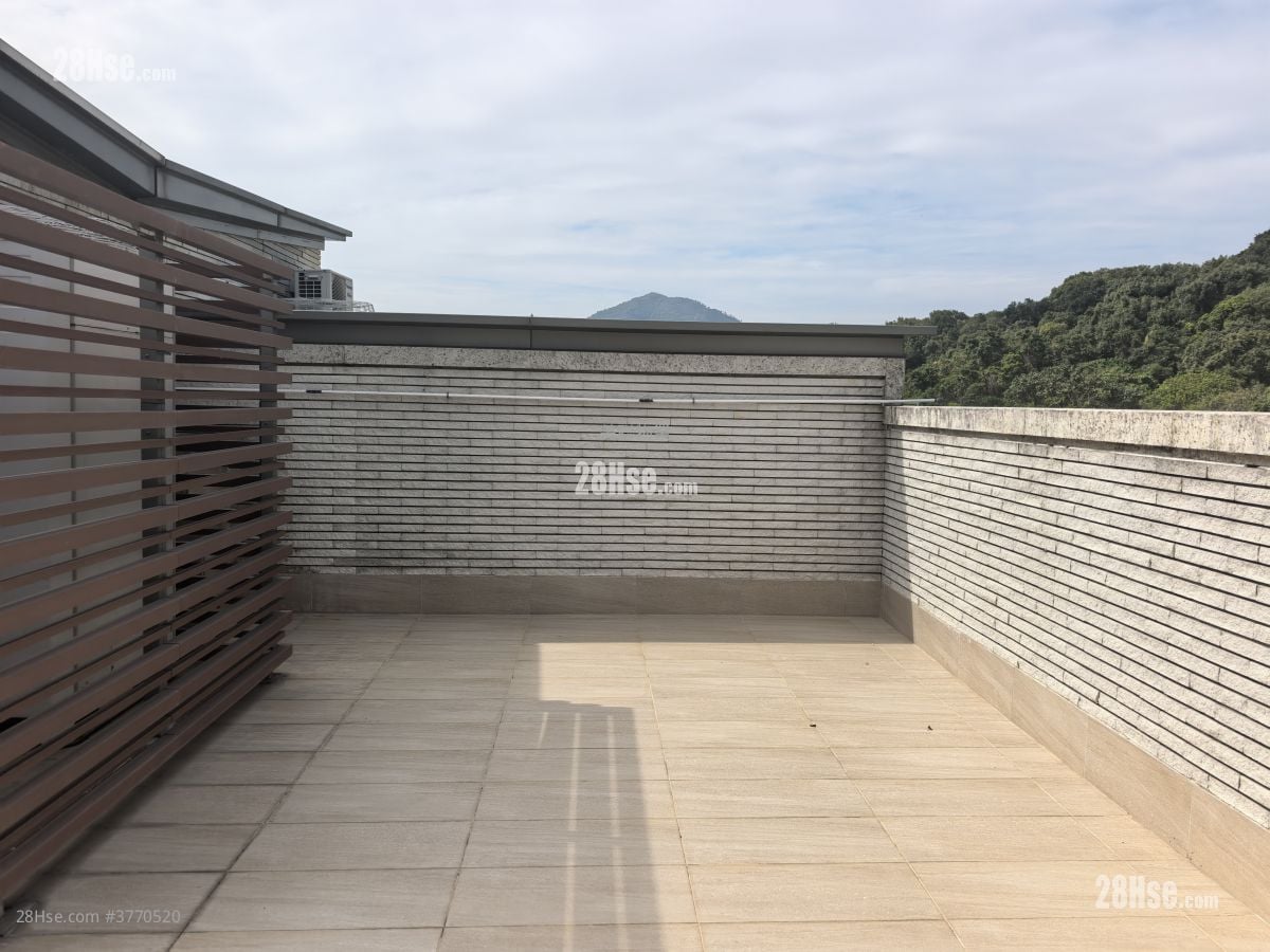 The Green Sell 3 Bedrooms , 4 Bathrooms 1,798 ft²