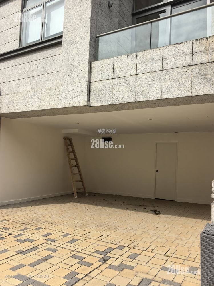 The Green Sell 3 Bedrooms , 4 Bathrooms 1,798 ft²