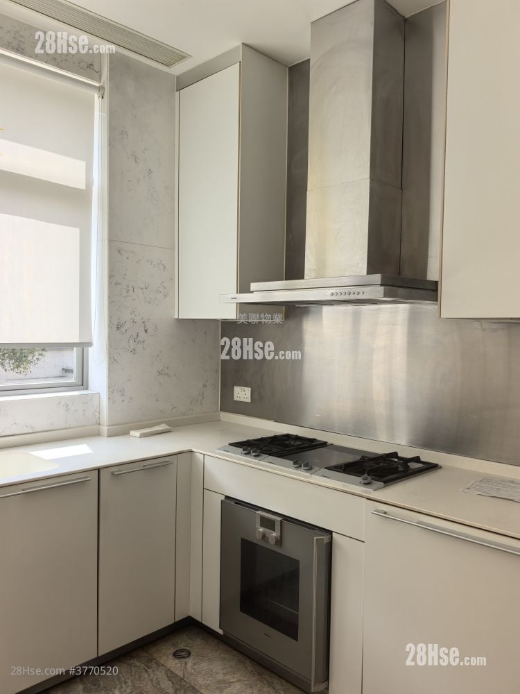 The Green Sell 3 Bedrooms , 4 Bathrooms 1,798 ft²