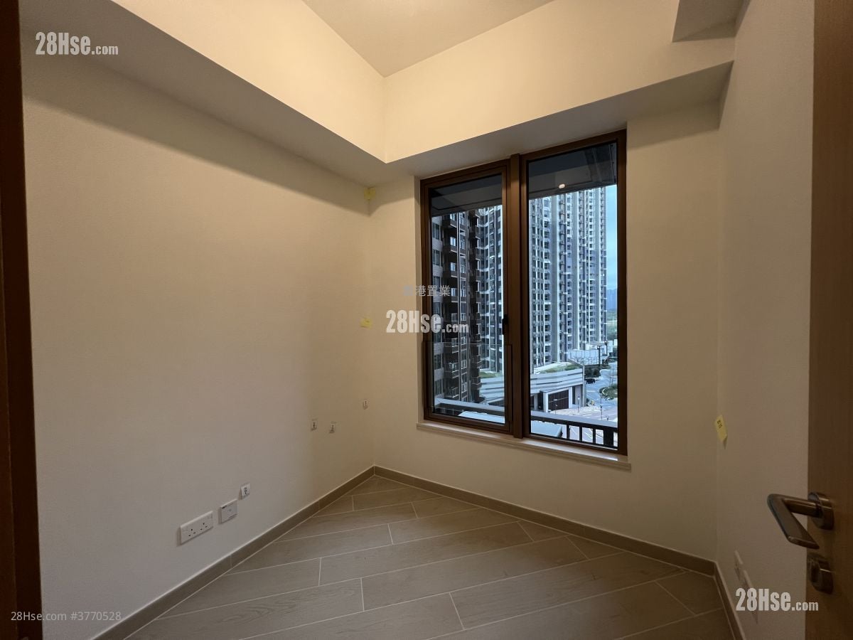 Lp10 Sell 2 Bedrooms , 1 Bathroom 512 ft²