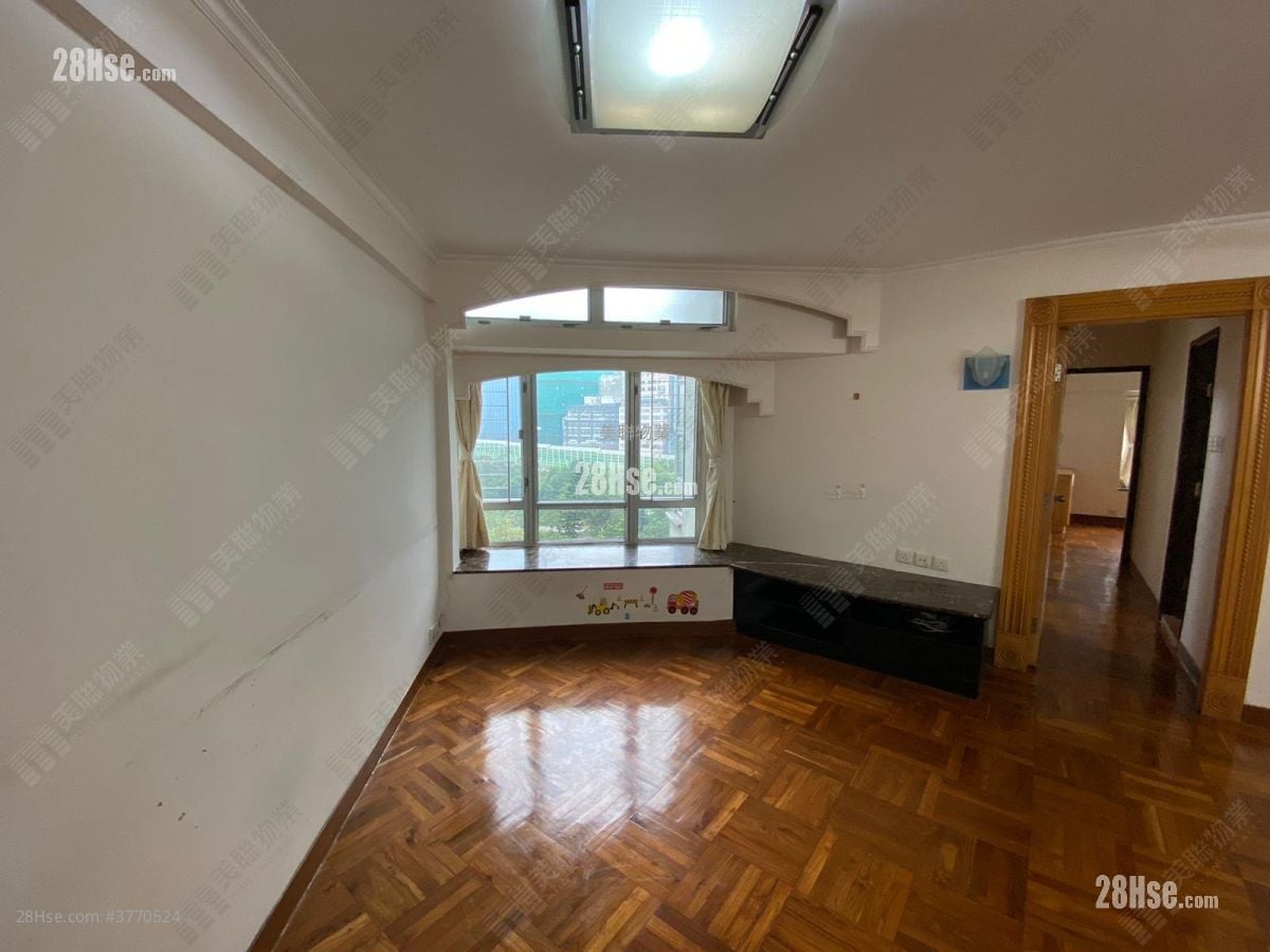 Laguna City Sell 3 Bedrooms 748 ft²