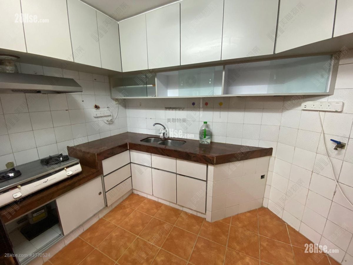 Laguna City Sell 3 Bedrooms 748 ft²