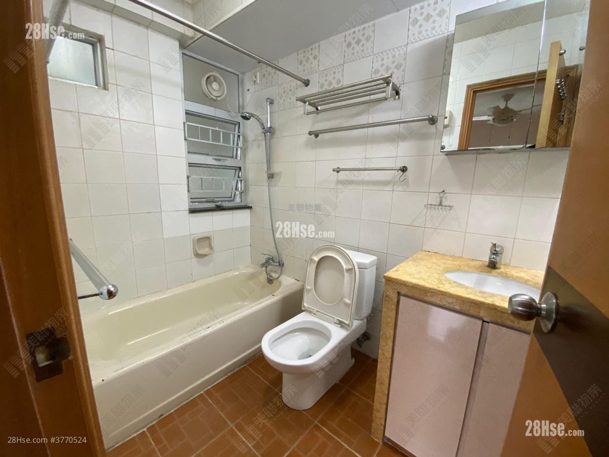 Laguna City Sell 3 Bedrooms 748 ft²