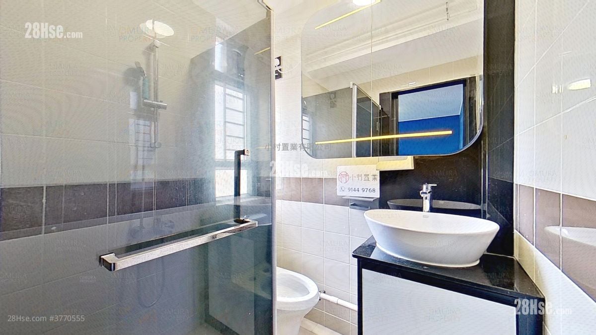 bathroom: Sheung Man Court Sell 1 Bedroom , 1 Bathroom 291 ft²