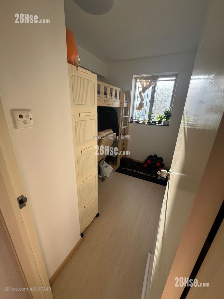 宏景花园 售盘 3 房 , 2 浴室 574 平方尺