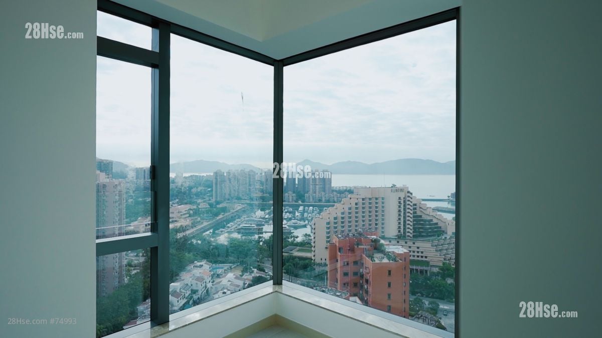 主人房設轉角玻璃幕牆，可享開陽海景。