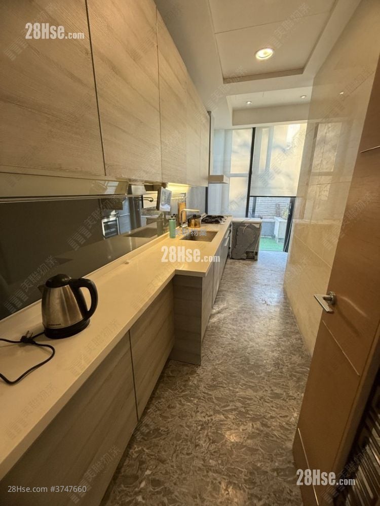 Valais Sell 3 Bedrooms , 5+ Bathrooms 1,601 ft²