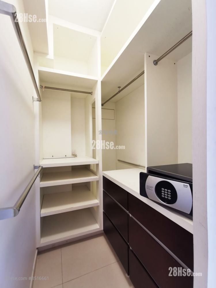 Arts Mansion Rental 3 Bedrooms , 3 Bathrooms 1,050 ft²