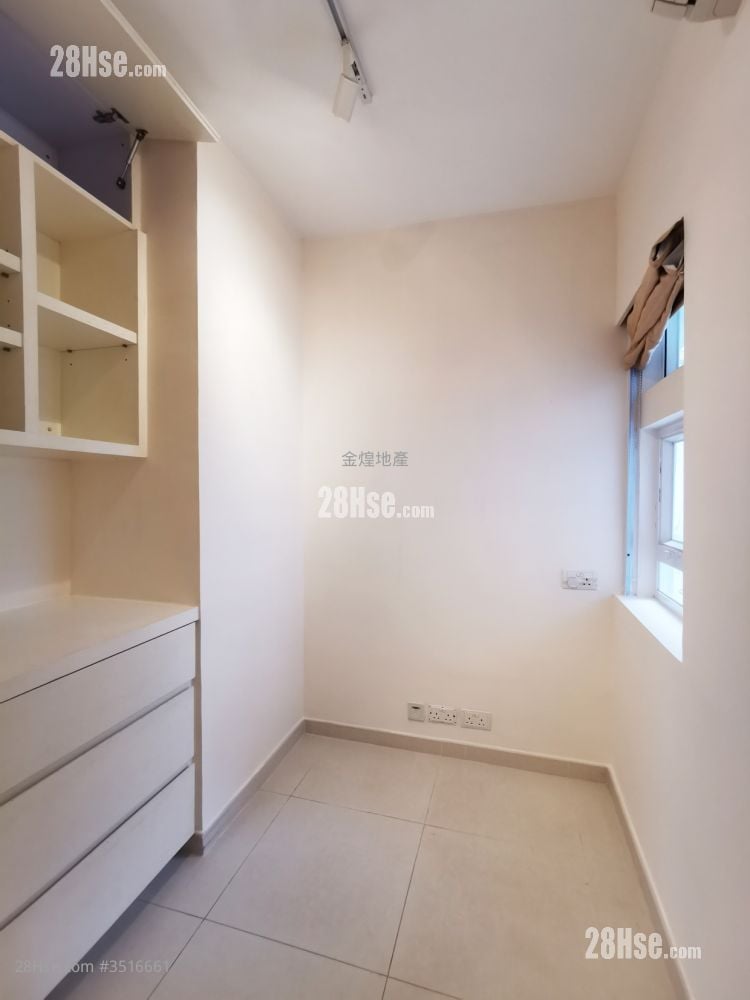 Arts Mansion Rental 3 Bedrooms , 3 Bathrooms 1,050 ft²