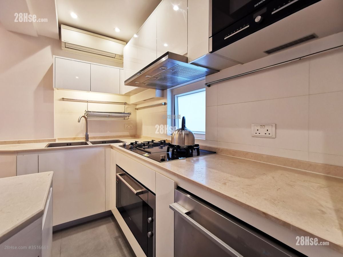 Arts Mansion Rental 3 Bedrooms , 3 Bathrooms 1,050 ft²