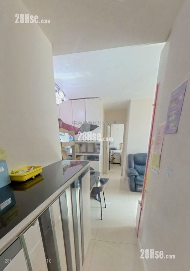 Central Park Towers Sell 2 Bedrooms , 1 Bathroom 498 ft²