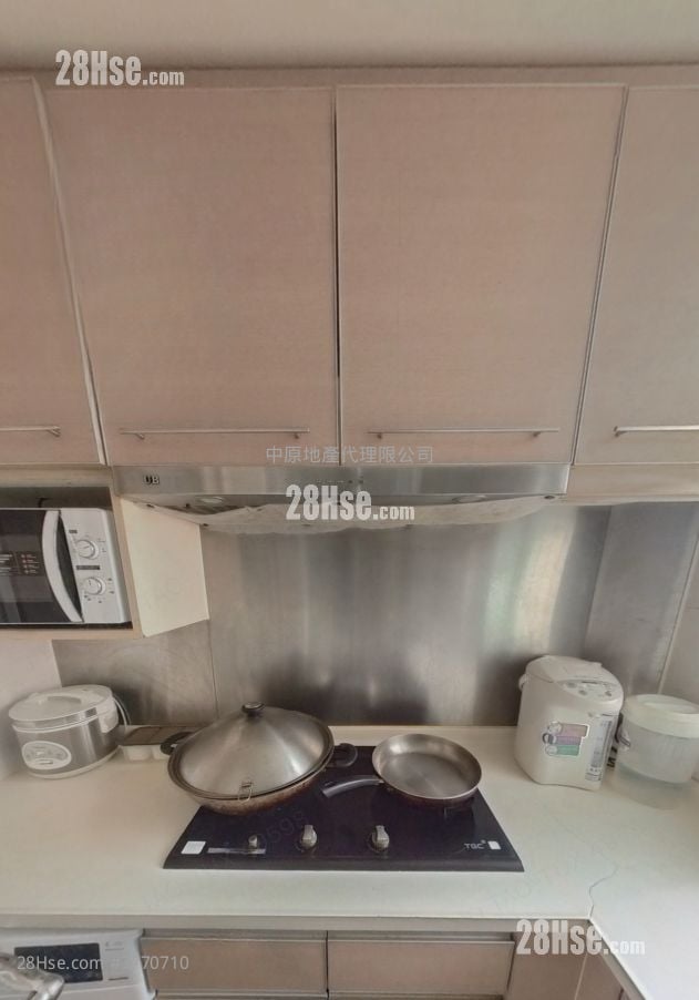 Central Park Towers Sell 2 Bedrooms , 1 Bathroom 498 ft²