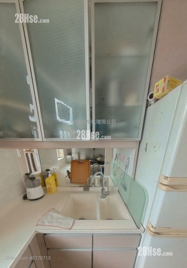 Central Park Towers Sell 2 Bedrooms , 1 Bathroom 498 ft²