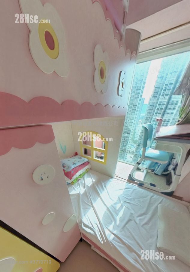 Central Park Towers Sell 2 Bedrooms , 1 Bathroom 498 ft²