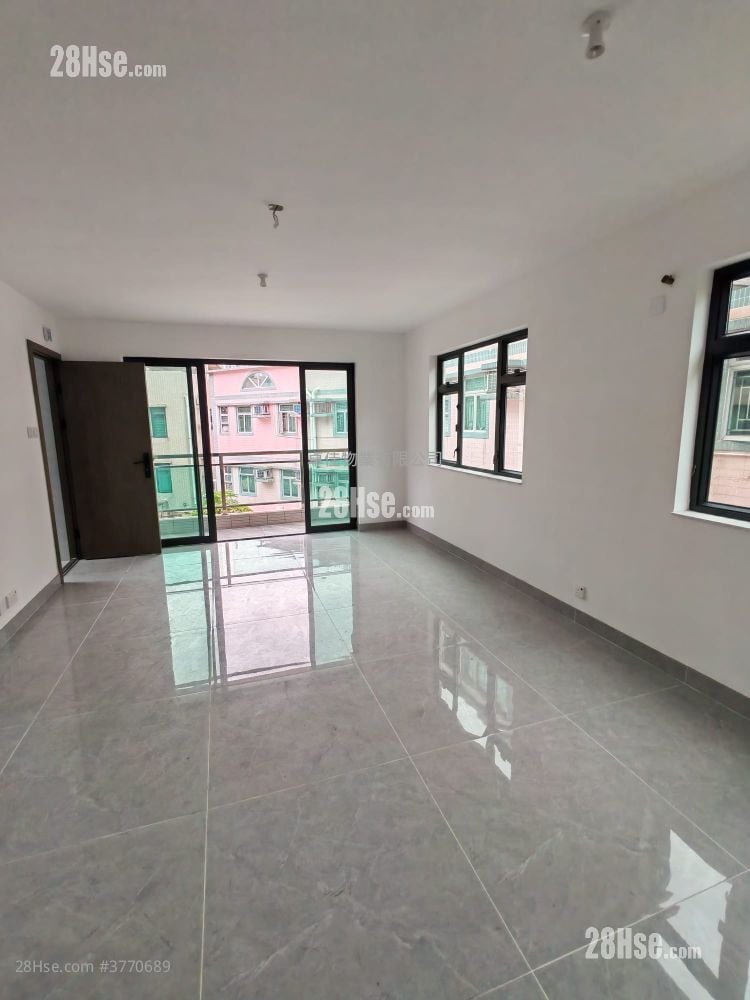 村屋 售盘 3 房 , 2 浴室