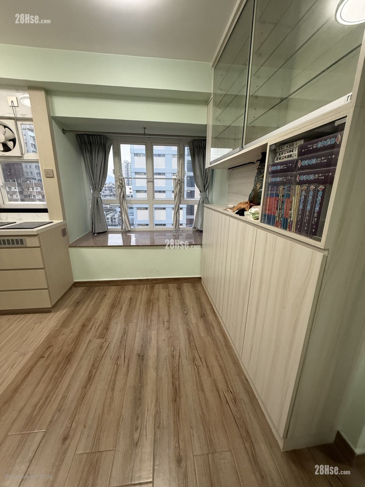 Ho Shun Fuk Building Sell 2 Bedrooms 398 ft²