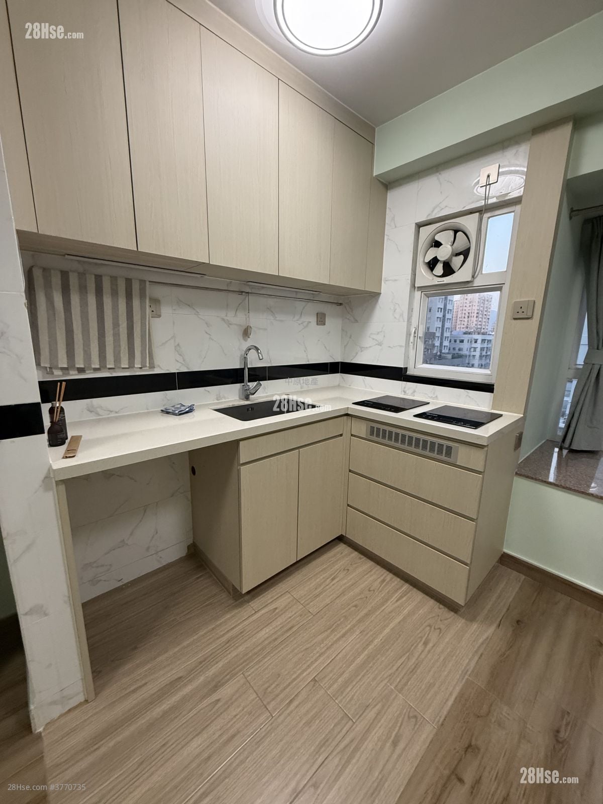 Ho Shun Fuk Building Sell 2 Bedrooms 398 ft²