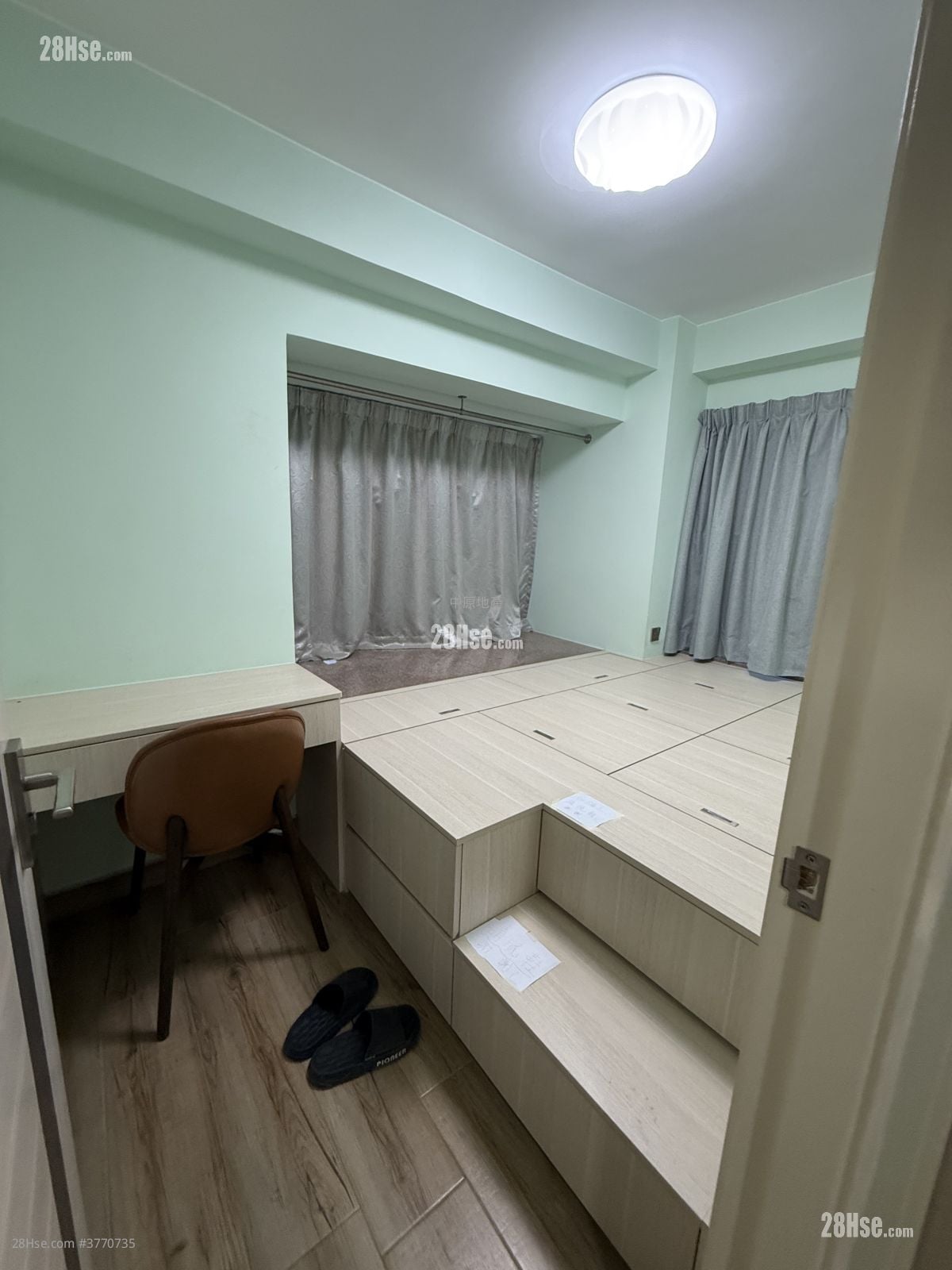 Ho Shun Fuk Building Sell 2 Bedrooms 398 ft²