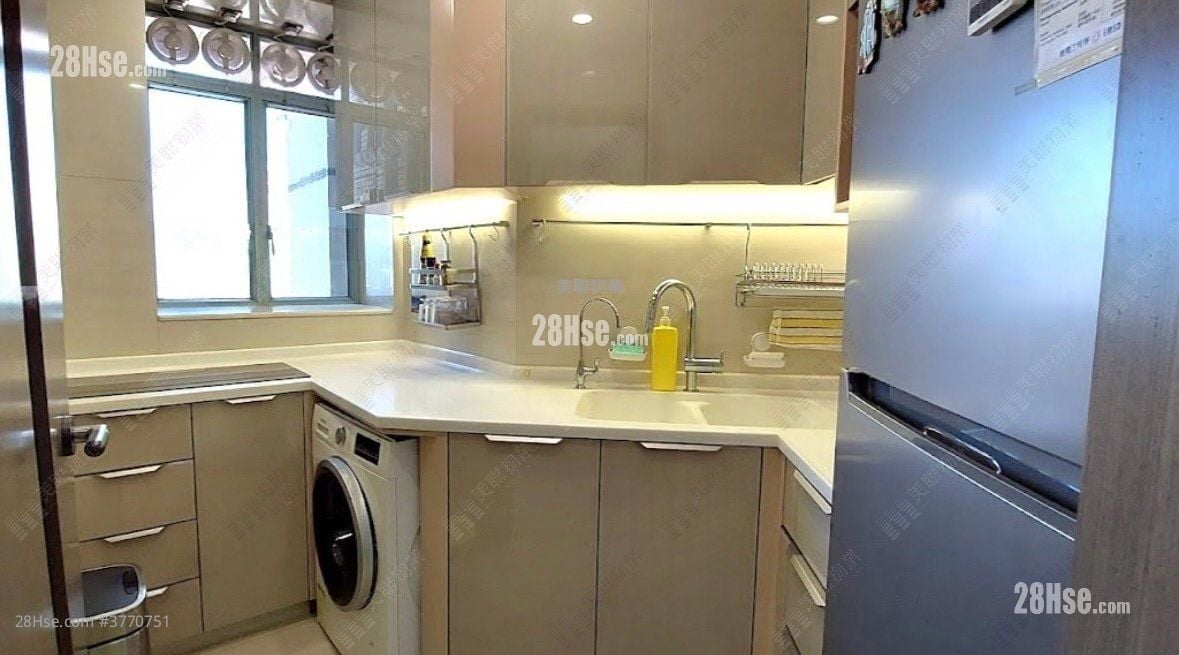 港景峰 售盘 2 房 526 平方尺