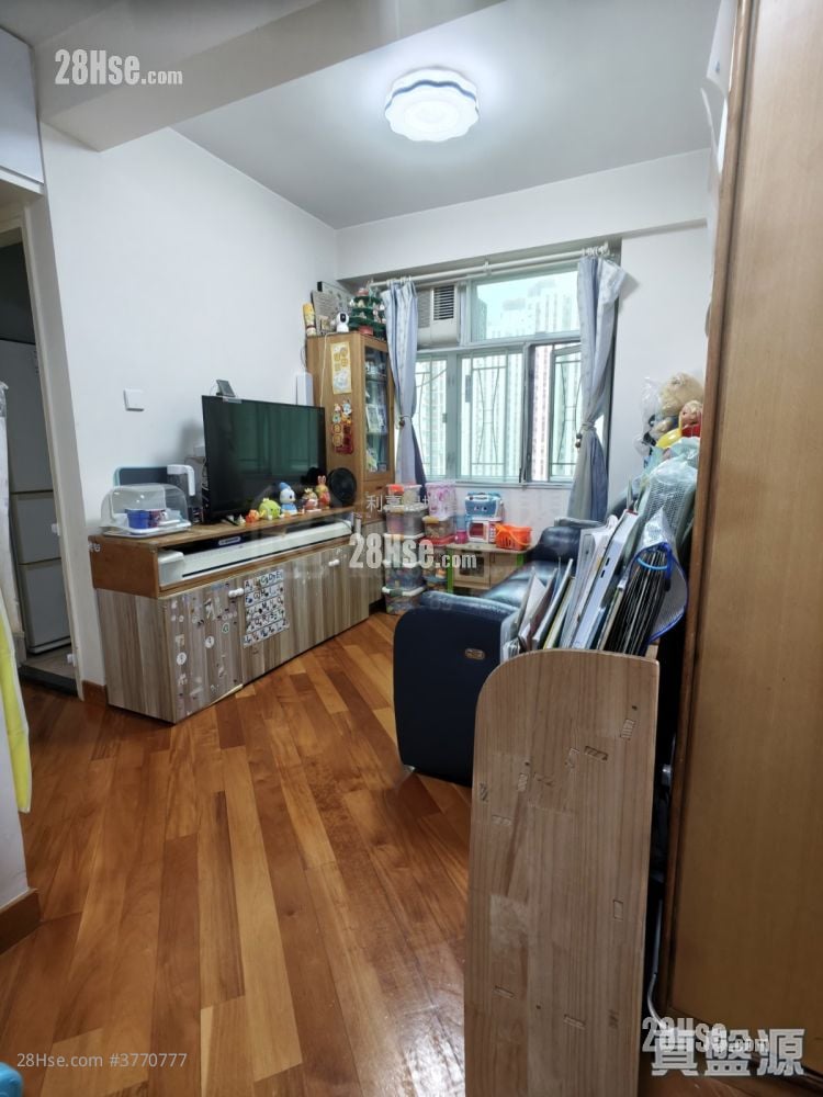 Richland Gardens Sell 2 Bedrooms 407 ft²