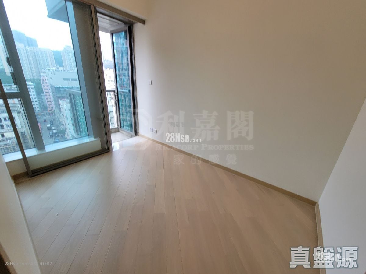 Grand Central Sell 1 Bedroom , 1 Bathroom 333 ft²