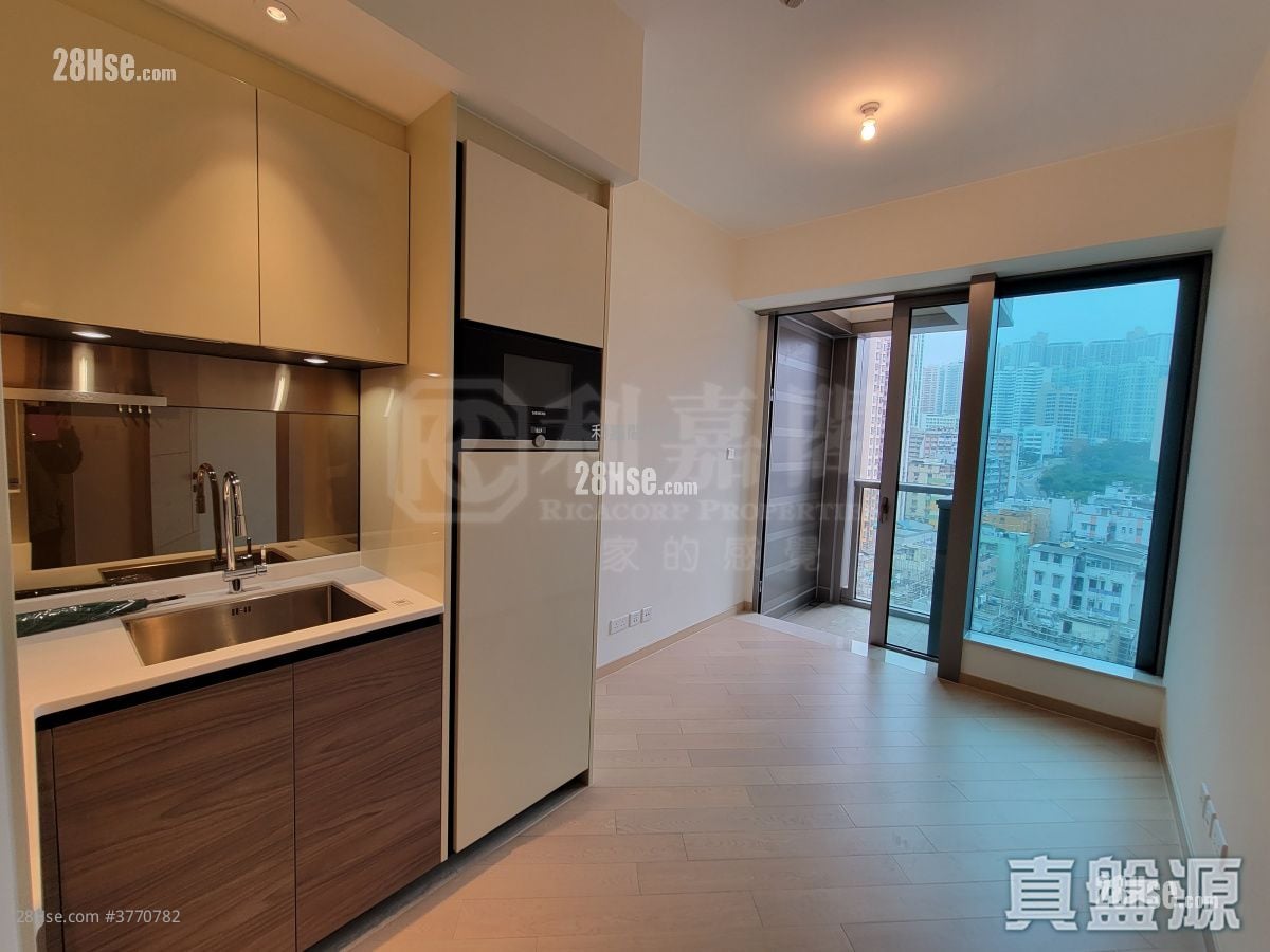 Grand Central Sell 1 Bedroom , 1 Bathroom 333 ft²
