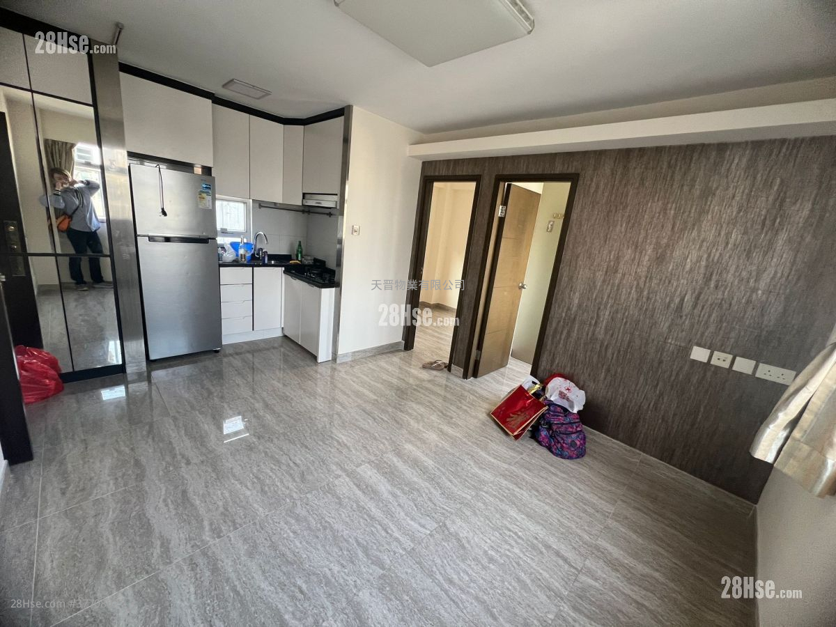 Wyler Garden Sell 2 Bedrooms , 1 Bathroom 337 ft²