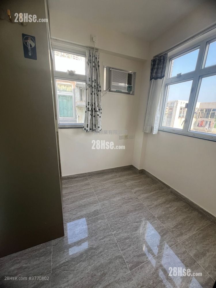 Wyler Garden Sell 2 Bedrooms , 1 Bathroom 337 ft²