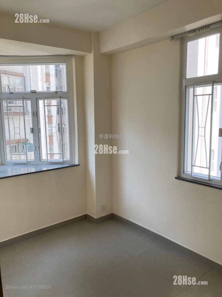 Sun Sing Centre Sell 2 Bedrooms , 1 Bathroom 293 ft²