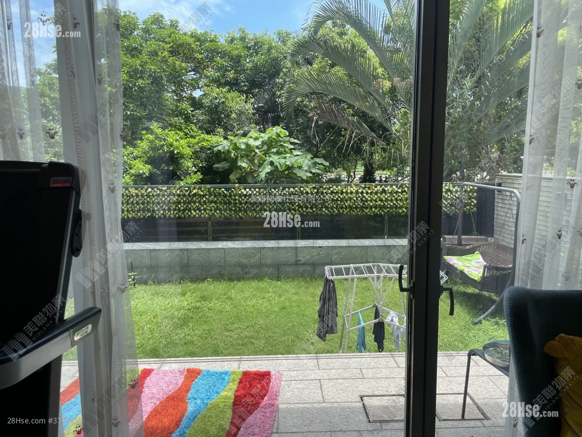 Monterey Sell 4 Bedrooms 2,001 ft²