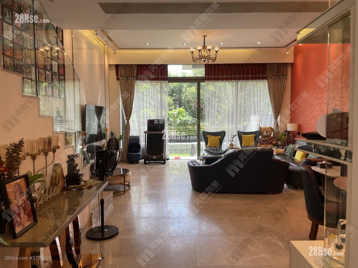 Monterey Sell 4 Bedrooms 2,001 ft²