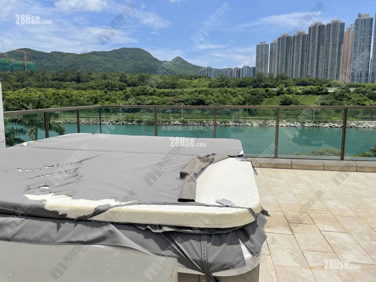 Monterey Sell 4 Bedrooms 2,001 ft²