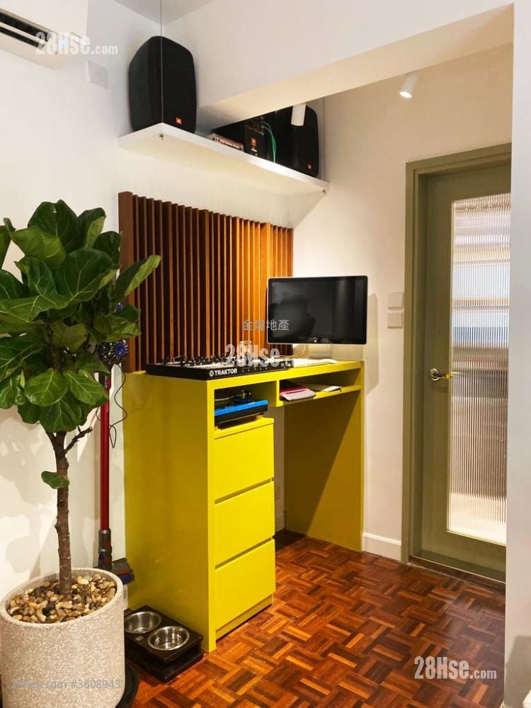 King's Court Sell 1 Bedroom , 1 Bathroom 339 ft²