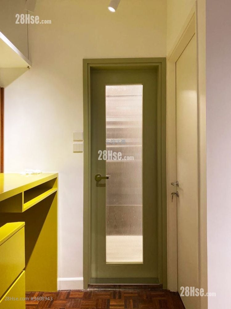 King's Court Sell 1 Bedroom , 1 Bathroom 339 ft²