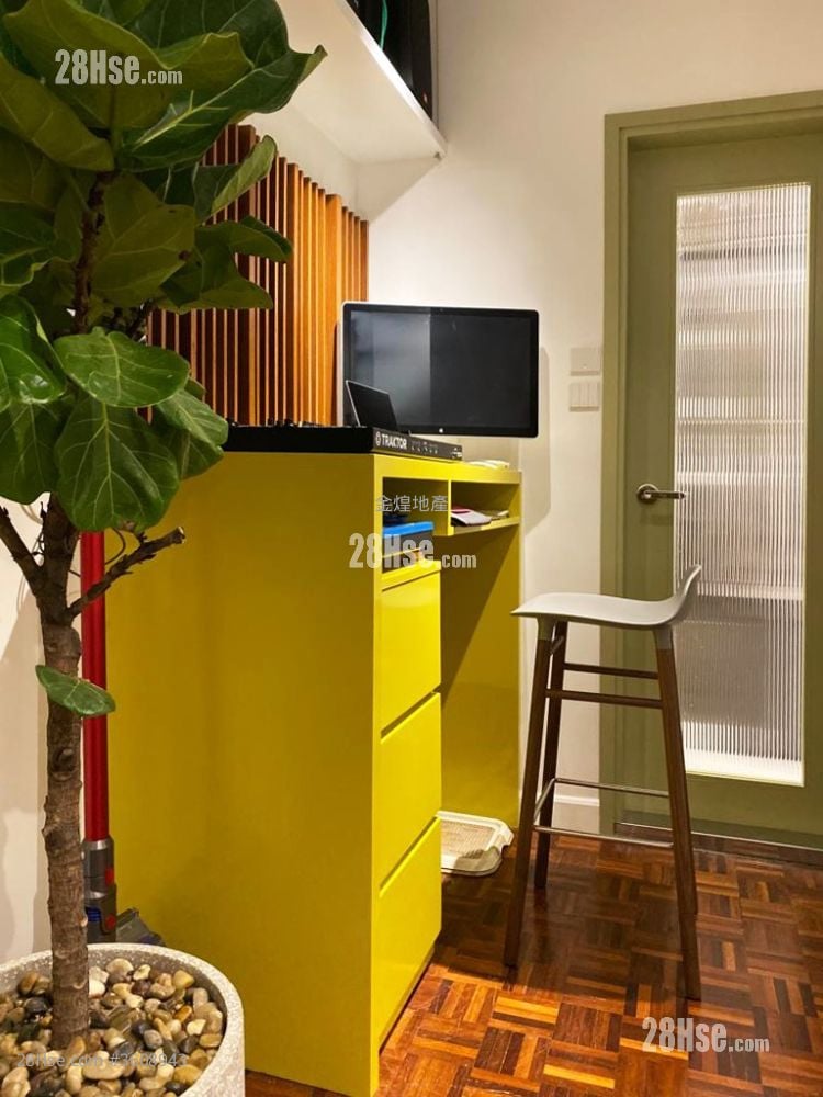 King's Court Sell 1 Bedroom , 1 Bathroom 339 ft²